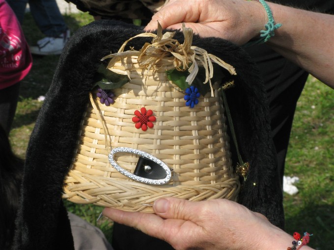 Luisa Rota Sperti - Spaventa i passeri ? (Does it scare the crows ?)