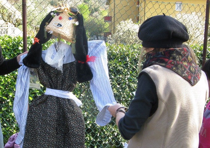 Luisa Rota Sperti - Spaventa i passeri ? (Does it scare the crows ?)