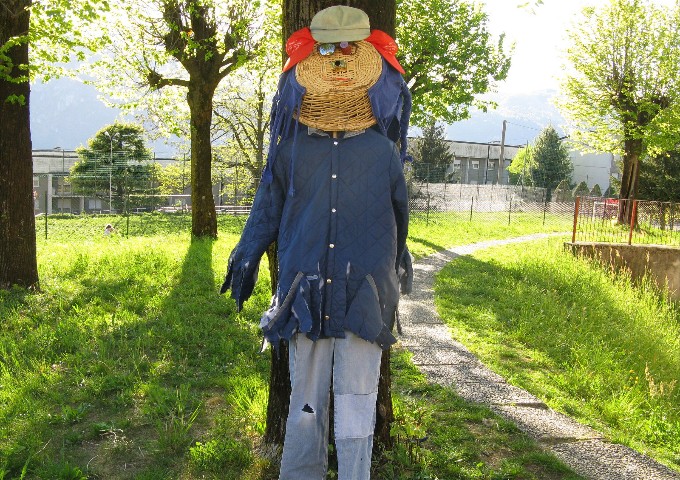 Luisa Rota Sperti - Spaventa i passeri ? (Does it scare the crows ?)