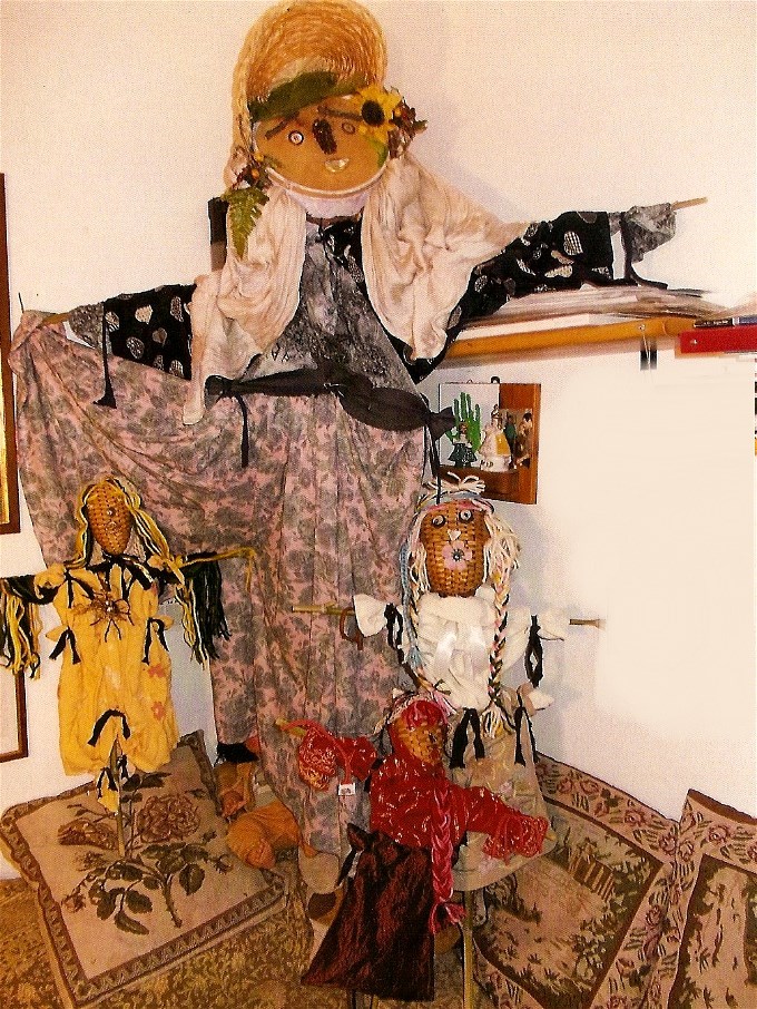 Luisa Rota Sperti - Spaventa i passeri ? (Does it scare the crows ?)